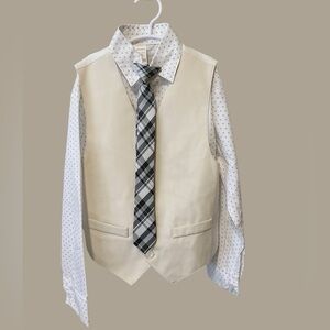 Boys Size 8 Van Heusen Button Front Shirt Vest & Tie Set New